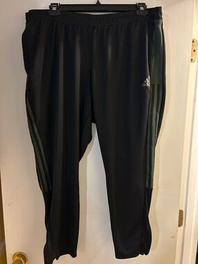 Adidas Women’s Like New Black Track Pants/Joggers W/Greenish Gray Stripes, Sz 3X